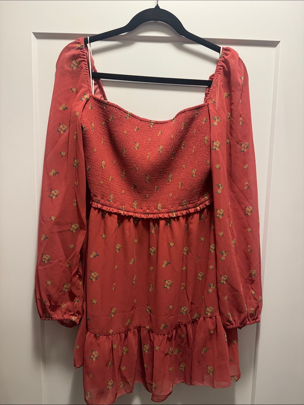 Wilfred Coral Floral Smocked Mini Dress w Lining & Sheer Sleeves XL. Like New!!